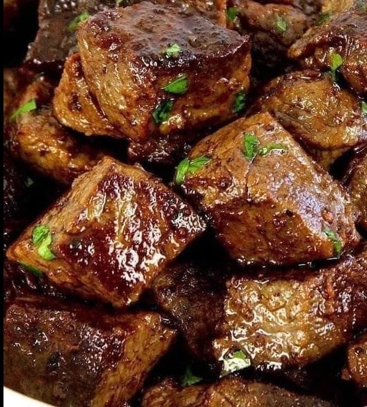 great idea - steak bites with garlic sauce