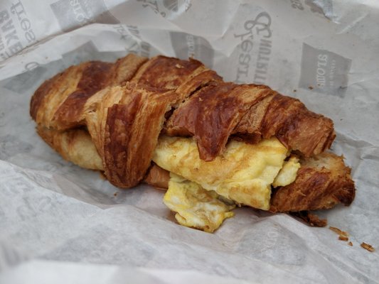 aroma croissant sandwich (A)